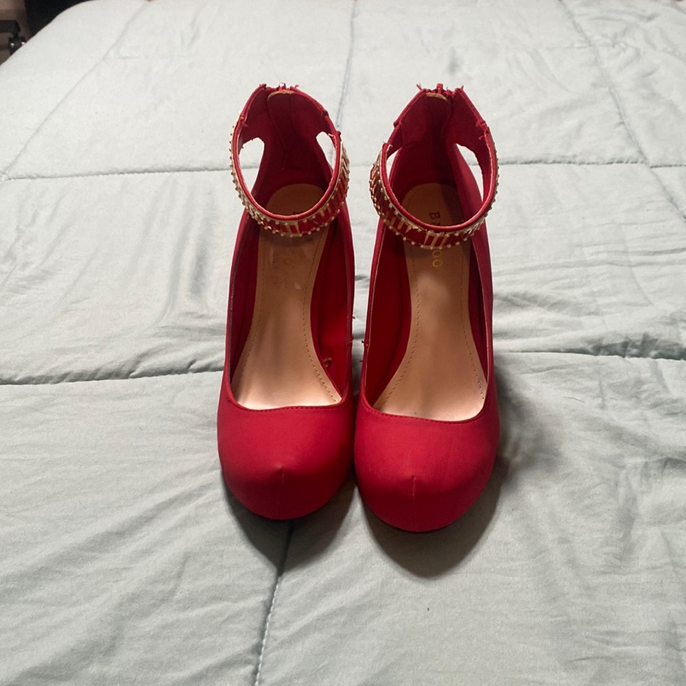 BAMBOO heels with gold accent